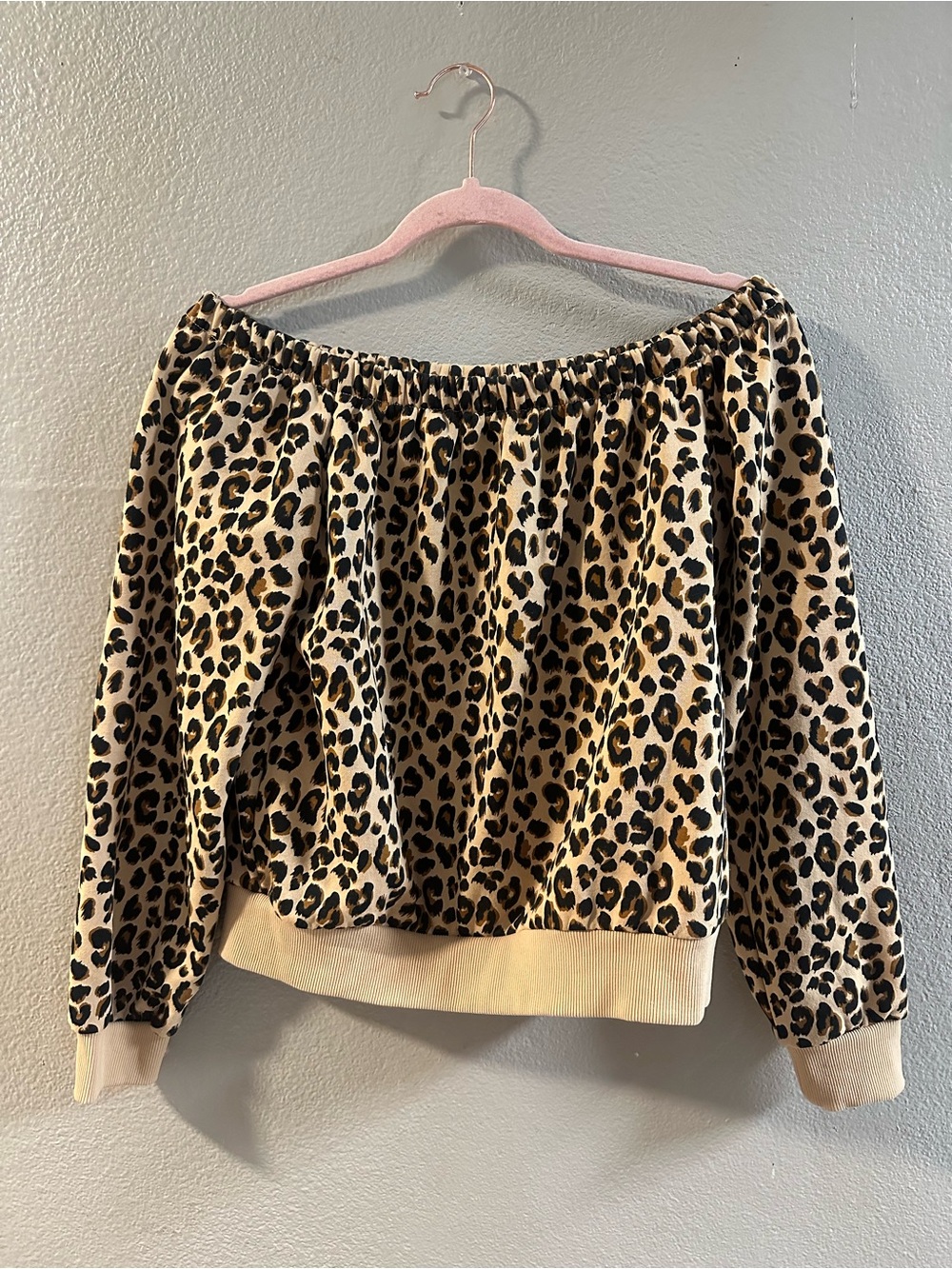 H&M Leopard Print Off The Shoulder Sweatshirt Size Medium